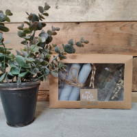 pakketje kaarsen met kandelaar/vaasje van glas